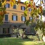 Casa Santo Nome di Gesu